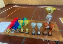 Sacensības svara stieņa spiešanā guļus Jēkabpilī